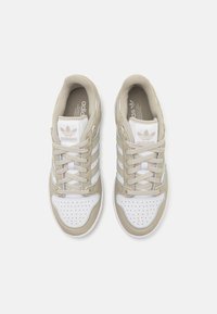 adidas Originals CENTENNIAL UNISEX - Tenisky - putty grey/core white