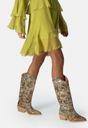 Botas camperas - camel