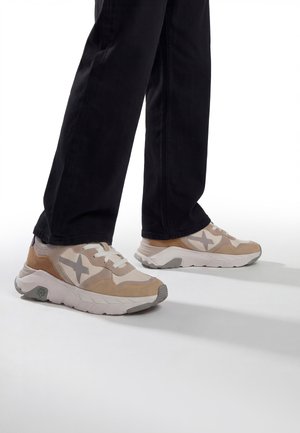 W6YZ, NEXT - Sneaker low - sand/weiß