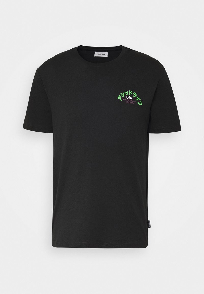 T-shirt en coton noir à manches courtes, col rond, avec un texte graphique vert et rose sur la partie gauche de la poitrine.