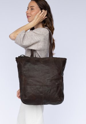 Gusti Leder, CHRISTINE - Shopping bags - braun