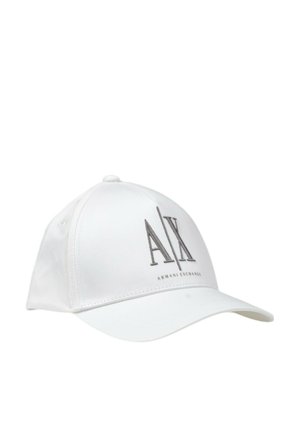 Cappello da baseball bianco in tessuto con visiera curvata. Presenta un logo grigio 'A|X' e il testo 'Armani Exchange' sul davanti.