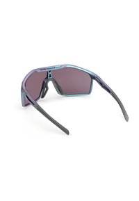 Sluneční brýle s fialovým a tyrkysovým rámem, tmavými čočkami a sportovním designem. Pryžové koncovky nožiček poskytují pevný úchop a pohodlí.