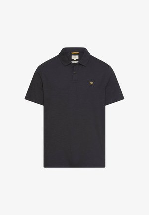 Donkerblauw poloshirt met korte mouwen, twee knopen aan de hals en een klein geel logo op de linkerborst.