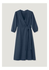 Marineblaue Wickelkleid aus strukturiertem Stoff mit tiefem V-Ausschnitt, Puffärmeln und einem Gürtel zum Binden an der Taille. A-linienförmige Silhouette.