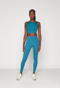 ONLY Play ONPJAM-3-SANA - Leggings - dragonfly