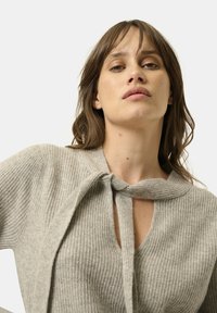 Just Cashmere LAVALIERE - Jersey de punto - mottled cloud