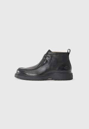 COMBAT APRON - Šņorējami puszābaki - triple black