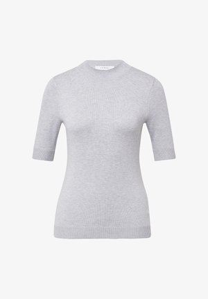 Pull court à manches courtes gris clair avec un col rond. Texture lisse, forme ajustée et accents côtelés au niveau des manches et de l'ourlet.