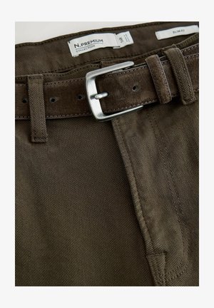 Next, SLIM FIT - BELTED JEANS . - Jeans fuselé - chocolate brown