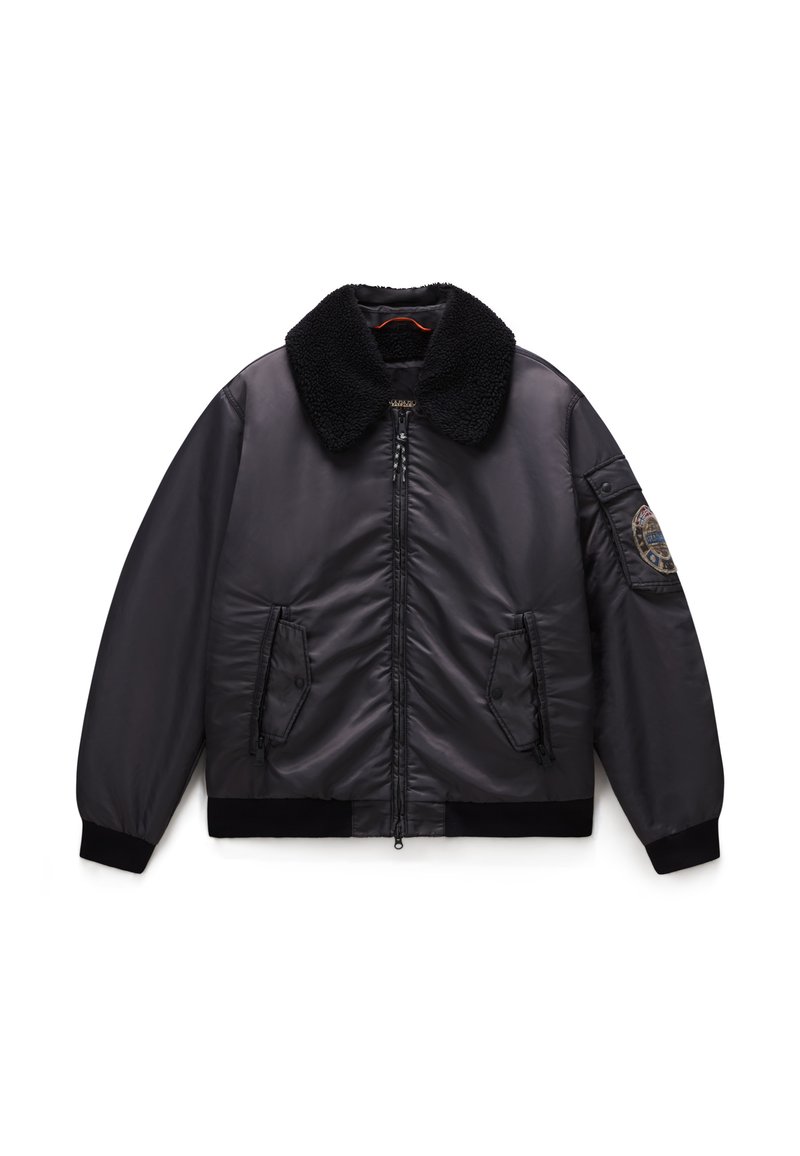 Černá bomber bunda s beránkovým límcem, zapínáním na zip, dvěma předními kapsami, elastickými manžetami a detailem na rameni.