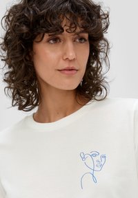 s.Oliver MIT -DETAIL - T-Shirt print - creme