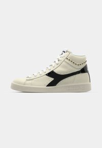 Unselected, white/black