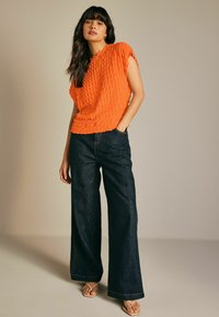 Next SHORT SLEEVE  REGULAR FIT - Trükipildiga T-särk - orange