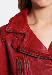 Oakwood 60861, Chaqueta Para Mujer, Rojo, Talla Fabricante: XL