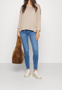 Vero Moda Petite Strickpullover - silver-coloured