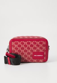 Unselected, klassic red