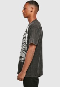 Merchcode THIN LIZZY - NEW VICTORIA THEATRE WASHED  - Marškinėliai su spaudiniu - black