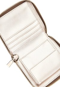 Thumbnail Image 3