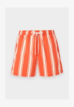 Πορτοκαλί μαγιό σορτς με κάθετες λευκές και κίτρινες ρίγες, ελαστική μέση και λευκό κορδόνι στο μπροστινό κέντρο.