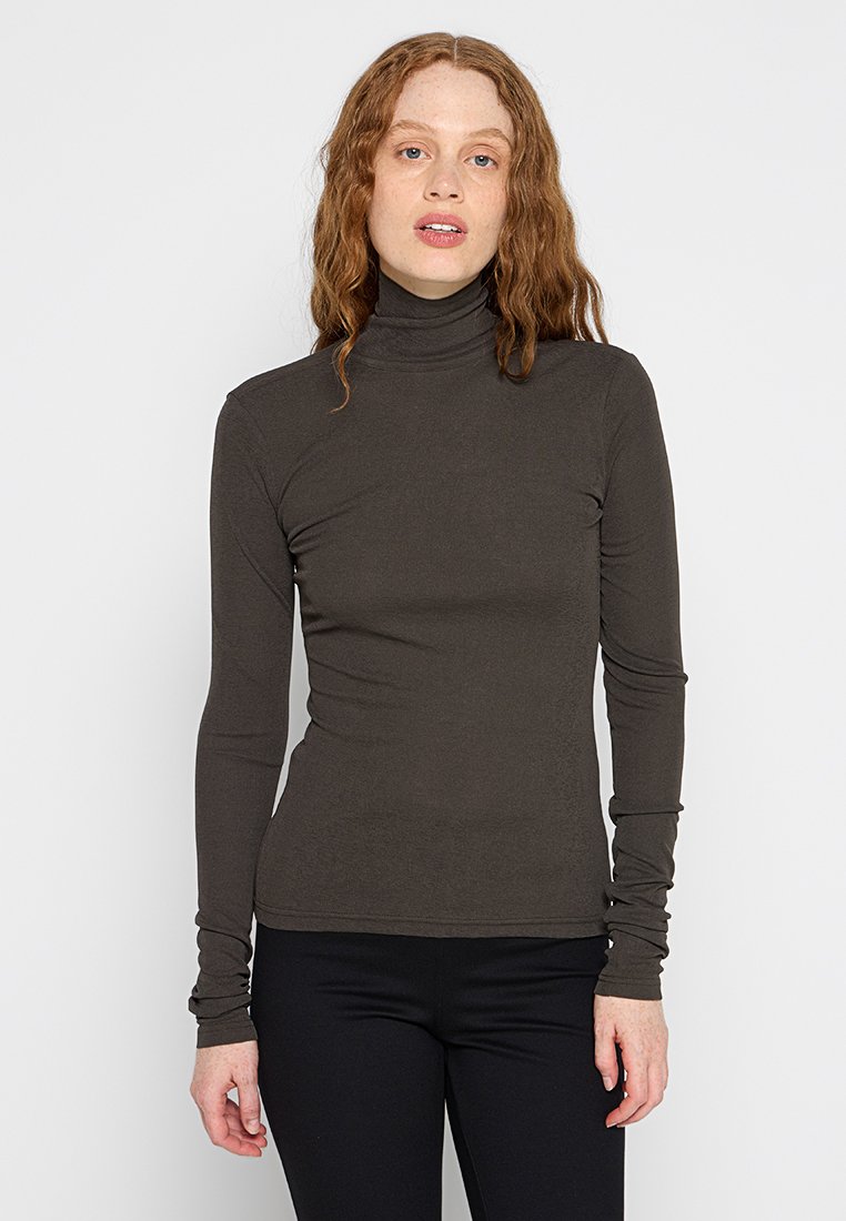 Nanushka Longsleeve groen