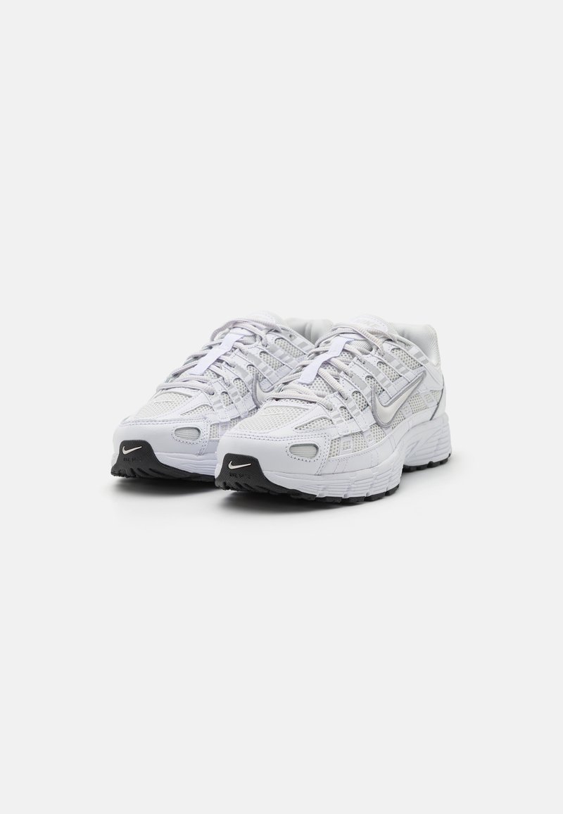Nike Sportswear P 6000 UNISEX - Baskets basses - platinum tint/white/metallic silver/gris métallisé - ZALANDO.FR