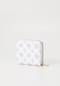 Portafoglio bianco con zip realizzato in morbida pelle sintetica testurizzata, caratterizzato da un sottile motivo grigio di loghi e forme decorative su uno sfondo uniforme.