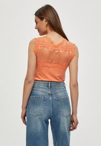 Minus MIVANESSA TOP - Bluza - apricot