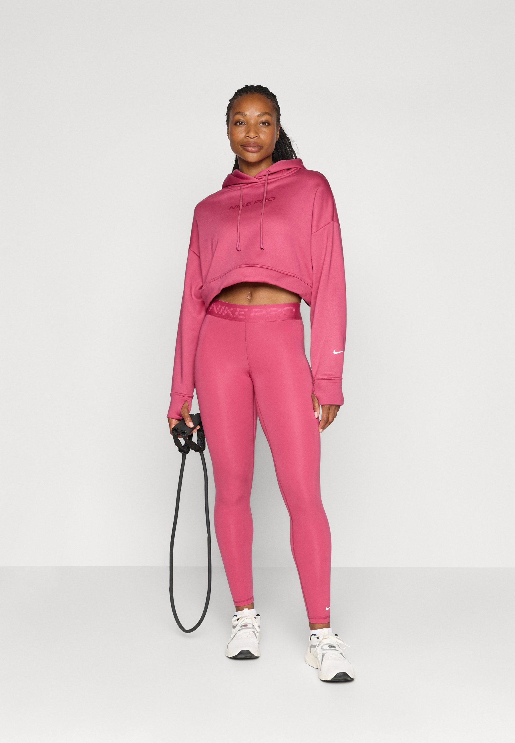womens nike leggings outfit