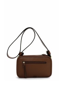 Borsa a tracolla in pelle marrone con finitura texture, tasca frontale con zip e tracolla removibile. Forma rettangolare con dettagli in oro discreti.
