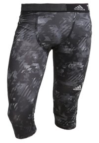 Czarne i szare spodenki kompresyjne Adidas z geometrycznym wzorem, z żebrowanym pasem i logo Adidas na udzie oraz w pasie.
