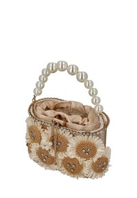 Torebka z koralików z uchwytem z pereł. Posiada beżową tkaninę ozdobioną kwiatami na szydełku i kryształkami. Wyposażona w satynową podszewkę.