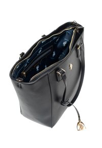 Czarna skórzana torba typu tote o konstrukcji z wyraźną formą, złote okucia oraz niebieskie wnętrze z wzorem. Posiada wiele przegródek i ozdobny brelok.