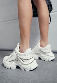 Buffalo Tenisky - white/silver