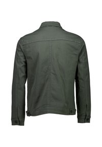 Groene katoenen jas met lange mouwen, een puntige kraag en knoopsluitingen bij de manchet. Heeft een gladde, matte textuur en twee details in de achternaad.