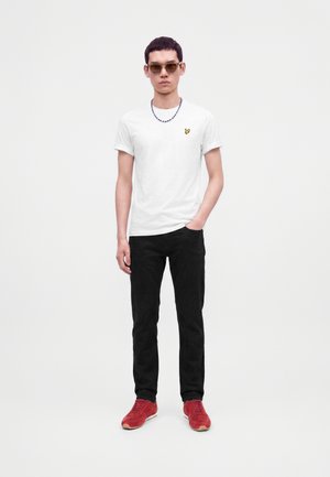 Lyle & Scott, PLAIN 3 PACK - Lihtne T-särk - white