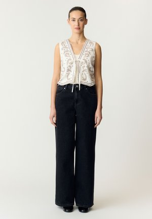 YAS, YASVELAS - Mellény - off-white, beige