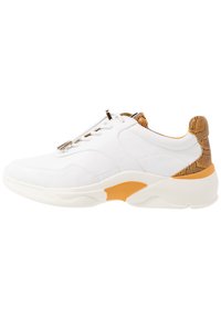 Tamaris Pure Relax LACE-UP - Baskets basses - white/saffron