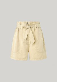 Pantalones cortos de algodón beige con cintura alta, cinturón con lazo y dos bolsillos frontales. Textura suave con un ajuste entallado y un brillo sutil.