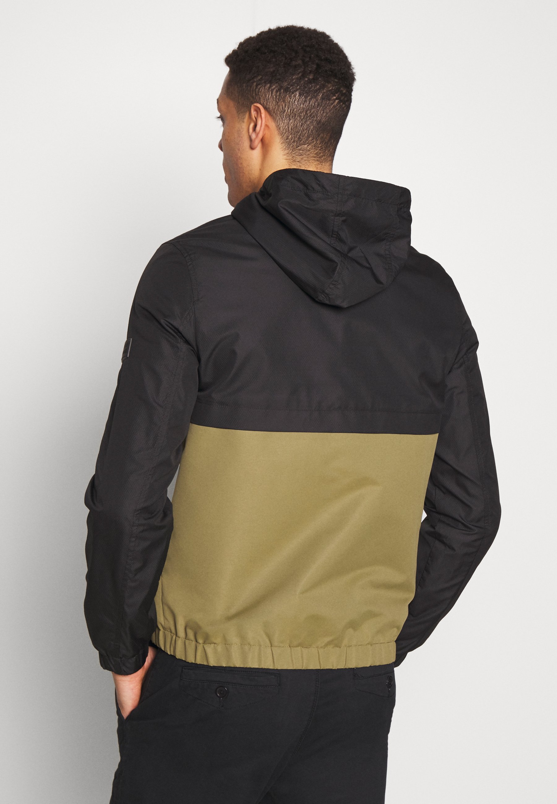 CLEAN SUMMER JACKET Tunn jacka faded moss green CLEAN SUMMER JACKET Tunn jacka faded moss green