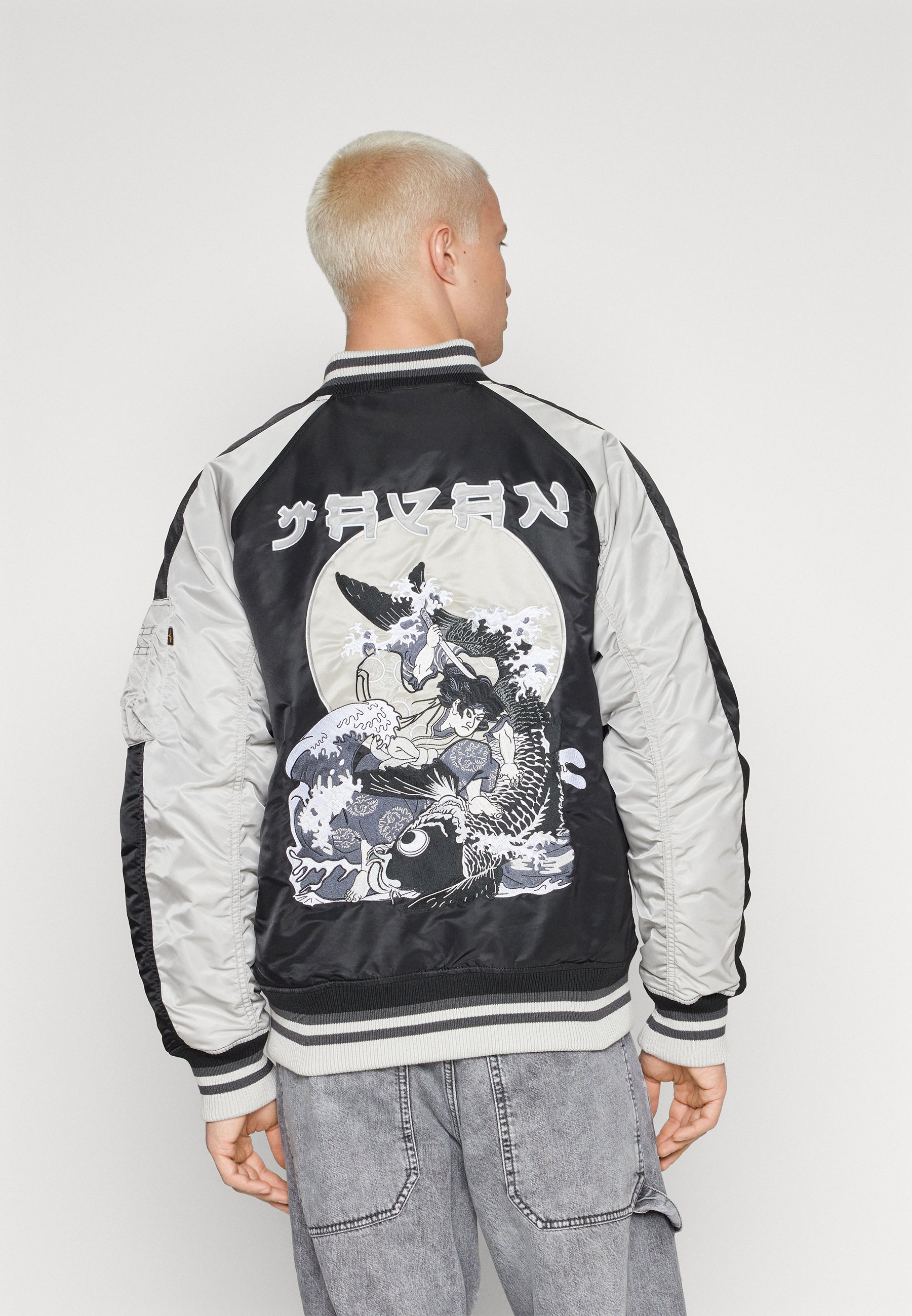 ジャケット・アウター Alpha Industries Inc Souvenir Jacket Alpha Industries Men's Tiger Souvenir Jacket, Vintage White