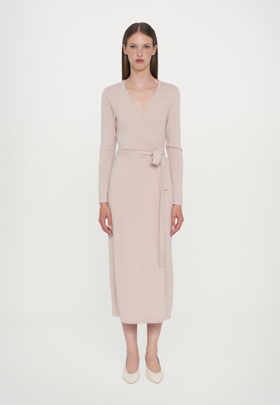 Diane von Furstenberg ASTRID WRAP DRESS - Svetríkové šaty - bare