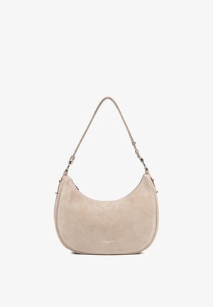 Borsa a tracolla in camoscio beige con silhouette curva, dotata di una tracolla sottile e regolabile e finiture in metallo color argento.