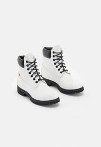 Timberland - MENS 6IN PREMIUM BOOT - Zimski škornji - white Miniaturna slika 1