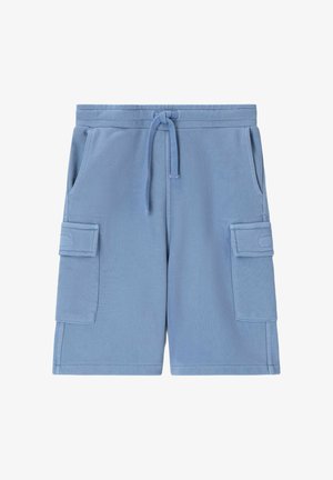 Lichtblauwe cargo shorts tot op de knie met trekkoord in de taille, zijzakken en cargozakken met klep op elk been.