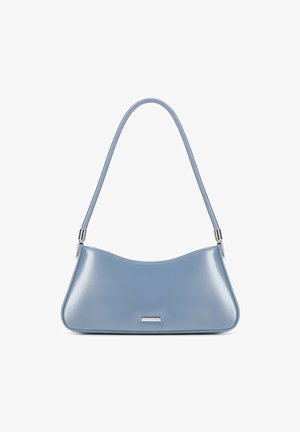 Blaues Lederhandtasche mit geschwungenem Design, einzelnen Tragegurt und silbernem Hardware. Glatte Textur mit minimalistischer Ästhetik.