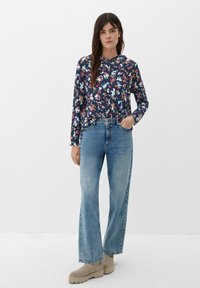 s.Oliver MIT ALLOVER-MUSTER - Kapuzenpullover - navy