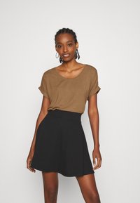ONLY MOSTER O-NECK - Blusa - toasted coconut