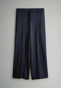 Valimata, navy blue chocolate brown