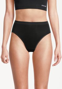 Hochgeschnittene schwarze Unterwäsche aus elastischem Stoff mit glatter Textur und breitem elastischen Bund. Minimalistisches Design ohne sichtbare Nähte oder Muster.